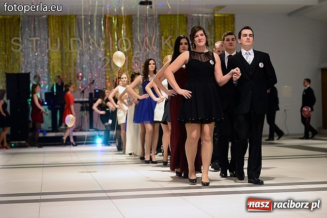 Zdjęcie w galerii na portalu naszraciborz.pl: Szampańska zabawa Ekonomika w Zakrzowie wiadomości z regionu