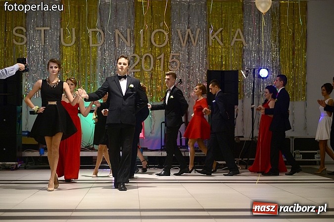 Zdjęcie w galerii na portalu naszraciborz.pl: Szampańska zabawa Ekonomika w Zakrzowie wiadomości z regionu