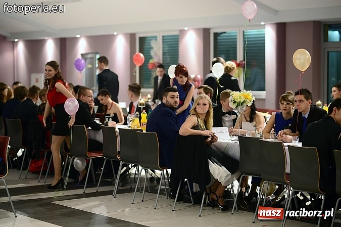 Zdjęcie w galerii na portalu naszraciborz.pl: Szampańska zabawa Ekonomika w Zakrzowie wiadomości z regionu