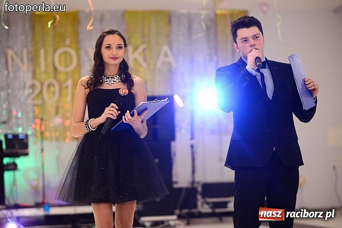 Zdjęcie w galerii na portalu naszraciborz.pl: Szampańska zabawa Ekonomika w Zakrzowie wiadomości z regionu