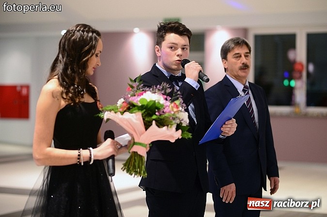 Zdjęcie w galerii na portalu naszraciborz.pl: Szampańska zabawa Ekonomika w Zakrzowie wiadomości z regionu