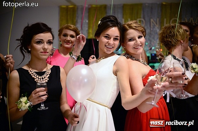 Zdjęcie w galerii na portalu naszraciborz.pl: Szampańska zabawa Ekonomika w Zakrzowie wiadomości z regionu