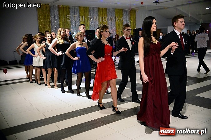 Zdjęcie w galerii na portalu naszraciborz.pl: Szampańska zabawa Ekonomika w Zakrzowie wiadomości z regionu