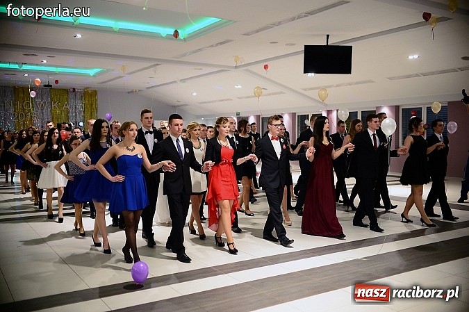 Zdjęcie w galerii na portalu naszraciborz.pl: Szampańska zabawa Ekonomika w Zakrzowie wiadomości z regionu