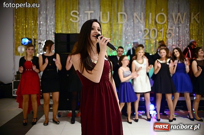 Zdjęcie w galerii na portalu naszraciborz.pl: Szampańska zabawa Ekonomika w Zakrzowie wiadomości z regionu