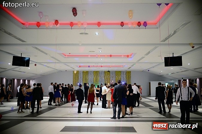 Zdjęcie w galerii na portalu naszraciborz.pl: Szampańska zabawa Ekonomika w Zakrzowie wiadomości z regionu