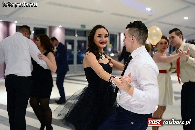 Zdjęcie w galerii na portalu naszraciborz.pl: Szampańska zabawa Ekonomika w Zakrzowie wiadomości z regionu