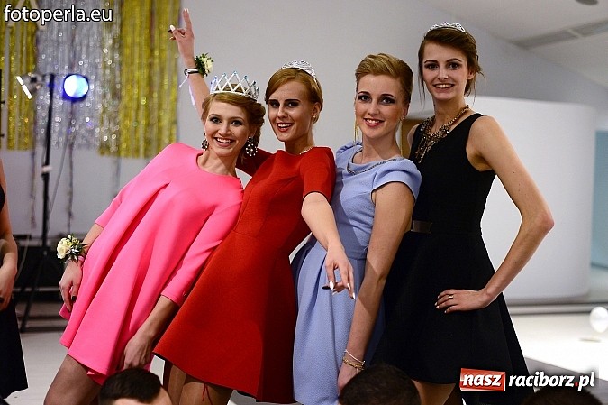 Zdjęcie w galerii na portalu naszraciborz.pl: Szampańska zabawa Ekonomika w Zakrzowie wiadomości z regionu