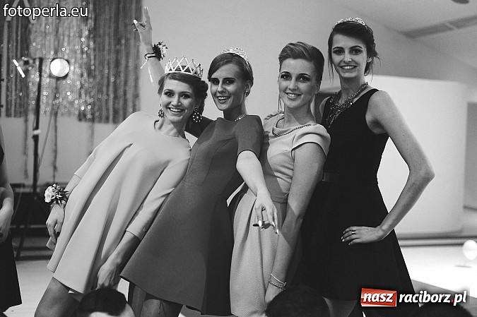 Zdjęcie w galerii na portalu naszraciborz.pl: Szampańska zabawa Ekonomika w Zakrzowie wiadomości z regionu