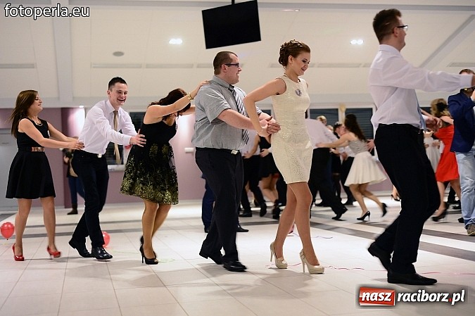 Zdjęcie w galerii na portalu naszraciborz.pl: Szampańska zabawa Ekonomika w Zakrzowie wiadomości z regionu