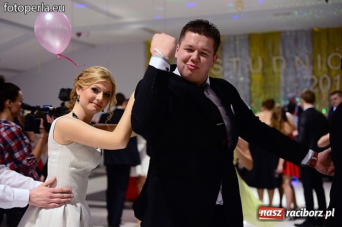 Zdjęcie w galerii na portalu naszraciborz.pl: Szampańska zabawa Ekonomika w Zakrzowie wiadomości z regionu