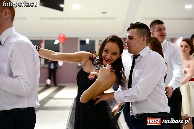 Zdjęcie w galerii na portalu naszraciborz.pl: Szampańska zabawa Ekonomika w Zakrzowie wiadomości z regionu