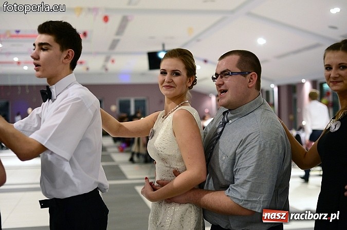 Zdjęcie w galerii na portalu naszraciborz.pl: Szampańska zabawa Ekonomika w Zakrzowie wiadomości z regionu