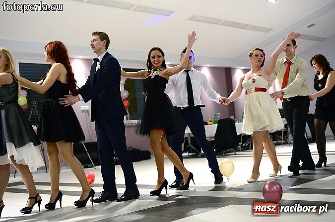 Zdjęcie w galerii na portalu naszraciborz.pl: Szampańska zabawa Ekonomika w Zakrzowie wiadomości z regionu