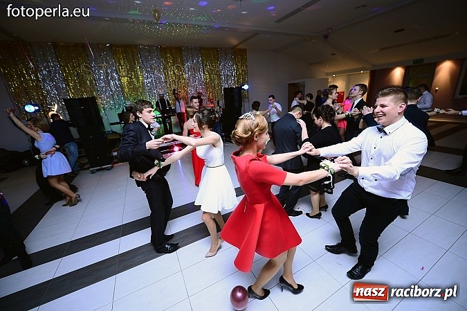 Zdjęcie w galerii na portalu naszraciborz.pl: Szampańska zabawa Ekonomika w Zakrzowie wiadomości z regionu