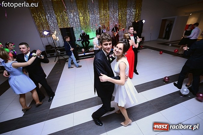 Zdjęcie w galerii na portalu naszraciborz.pl: Szampańska zabawa Ekonomika w Zakrzowie wiadomości z regionu