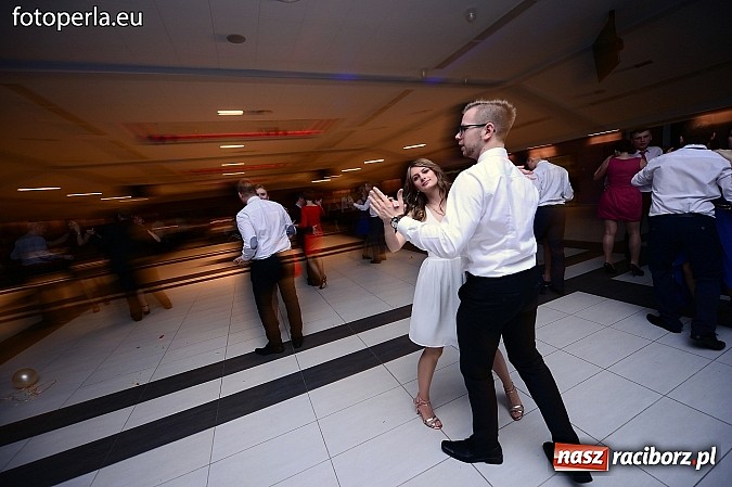 Zdjęcie w galerii na portalu naszraciborz.pl: Szampańska zabawa Ekonomika w Zakrzowie wiadomości z regionu