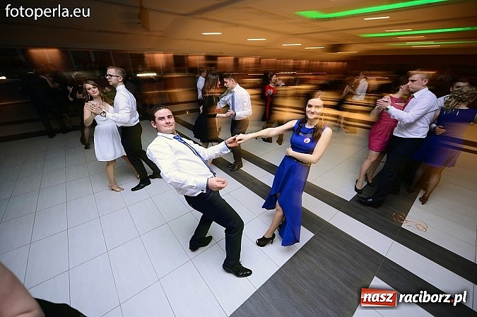 Zdjęcie w galerii na portalu naszraciborz.pl: Szampańska zabawa Ekonomika w Zakrzowie wiadomości z regionu