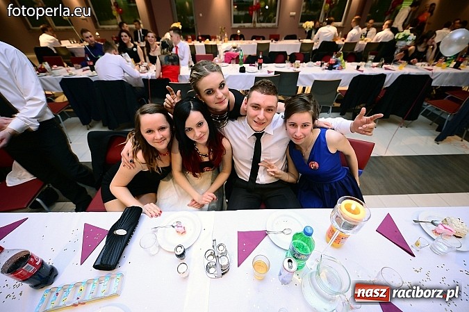 Zdjęcie w galerii na portalu naszraciborz.pl: Szampańska zabawa Ekonomika w Zakrzowie wiadomości z regionu