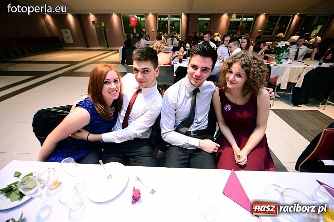 Zdjęcie w galerii na portalu naszraciborz.pl: Szampańska zabawa Ekonomika w Zakrzowie wiadomości z regionu