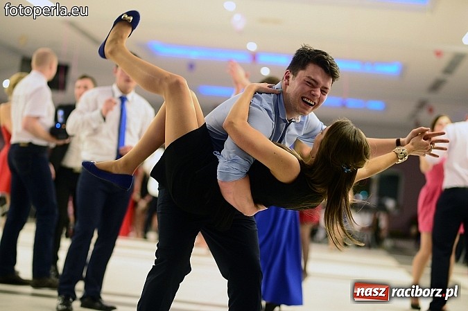 Zdjęcie w galerii na portalu naszraciborz.pl: Szampańska zabawa Ekonomika w Zakrzowie wiadomości z regionu