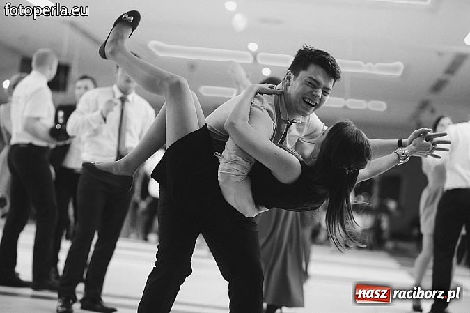 Zdjęcie w galerii na portalu naszraciborz.pl: Szampańska zabawa Ekonomika w Zakrzowie wiadomości z regionu