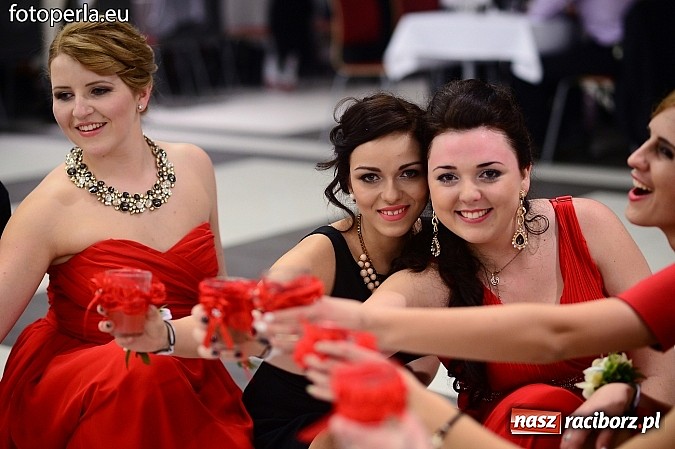 Zdjęcie w galerii na portalu naszraciborz.pl: Szampańska zabawa Ekonomika w Zakrzowie wiadomości z regionu