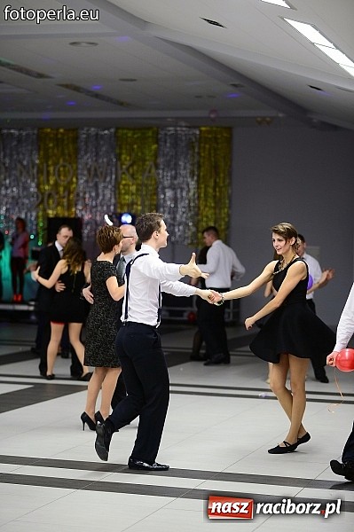 Zdjęcie w galerii na portalu naszraciborz.pl: Szampańska zabawa Ekonomika w Zakrzowie wiadomości z regionu