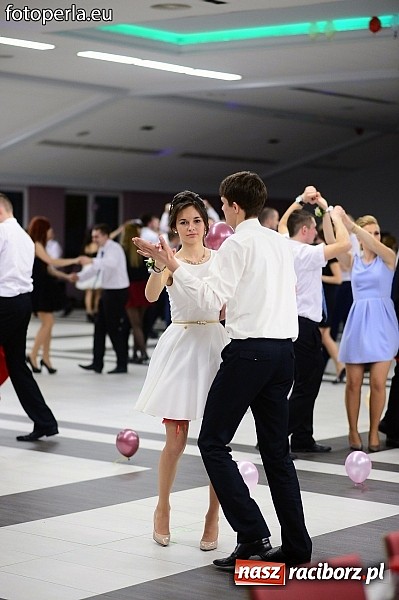 Zdjęcie w galerii na portalu naszraciborz.pl: Szampańska zabawa Ekonomika w Zakrzowie wiadomości z regionu