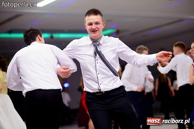 Zdjęcie w galerii na portalu naszraciborz.pl: Szampańska zabawa Ekonomika w Zakrzowie wiadomości z regionu