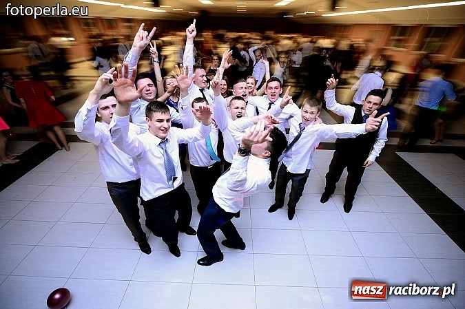 Zdjęcie w galerii na portalu naszraciborz.pl: Szampańska zabawa Ekonomika w Zakrzowie wiadomości z regionu