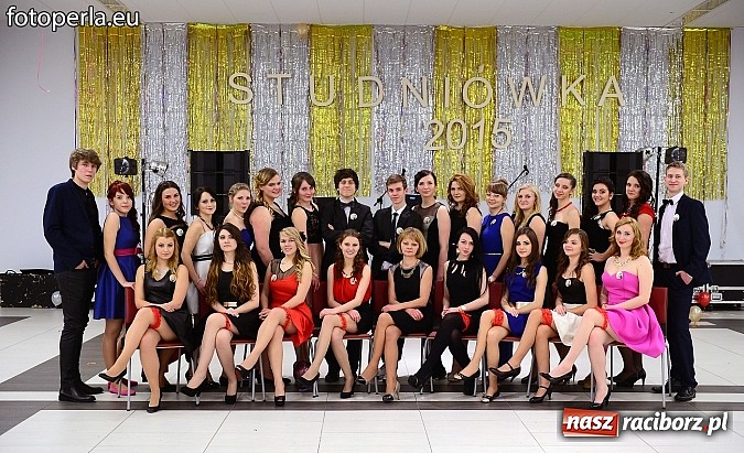 Zdjęcie w galerii na portalu naszraciborz.pl: Szampańska zabawa Ekonomika w Zakrzowie wiadomości z regionu