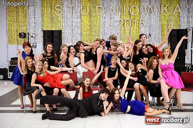 Zdjęcie w galerii na portalu naszraciborz.pl: Szampańska zabawa Ekonomika w Zakrzowie wiadomości z regionu