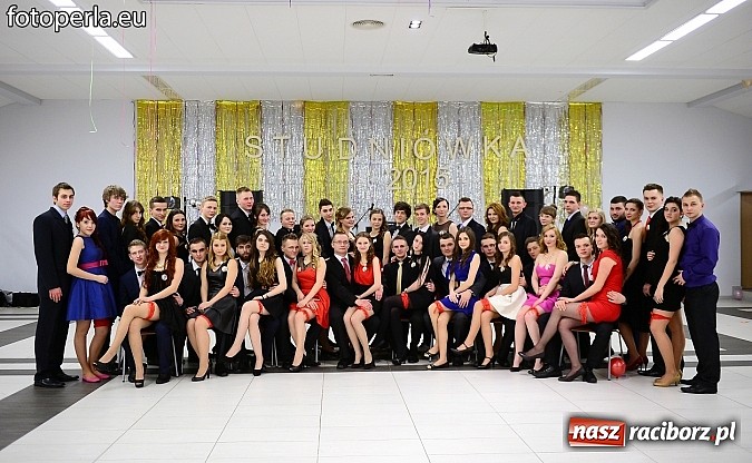 Zdjęcie w galerii na portalu naszraciborz.pl: Szampańska zabawa Ekonomika w Zakrzowie wiadomości z regionu