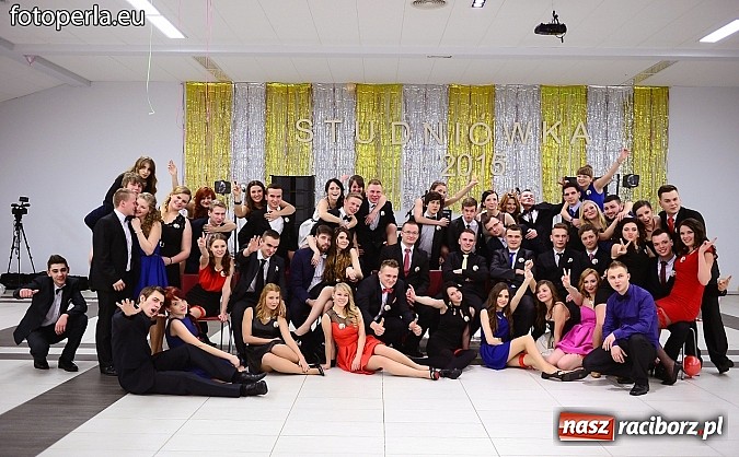 Zdjęcie w galerii na portalu naszraciborz.pl: Szampańska zabawa Ekonomika w Zakrzowie wiadomości z regionu