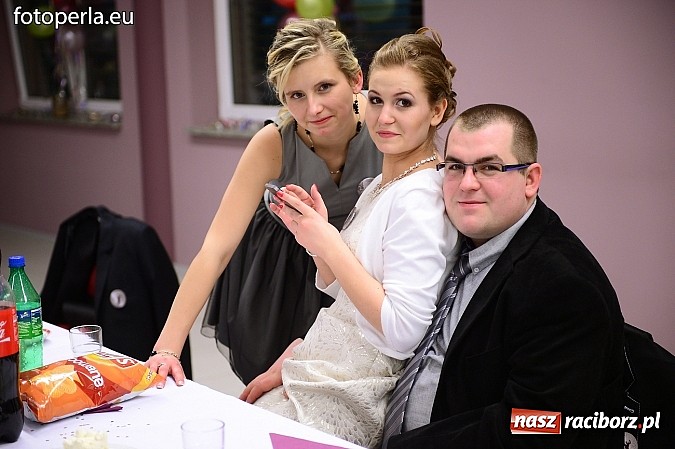 Zdjęcie w galerii na portalu naszraciborz.pl: Szampańska zabawa Ekonomika w Zakrzowie wiadomości z regionu