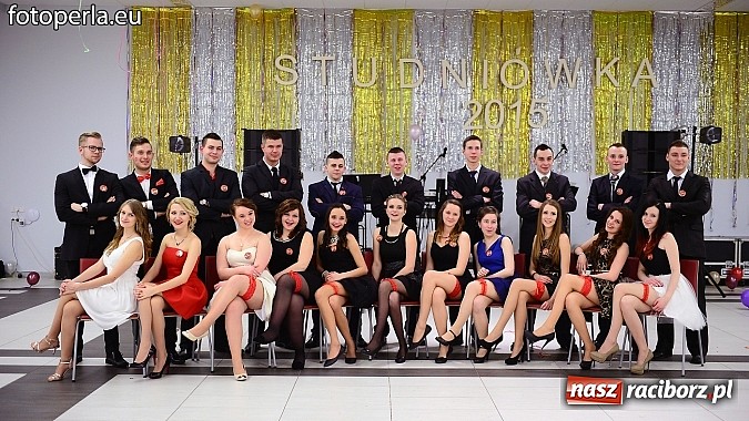 Zdjęcie w galerii na portalu naszraciborz.pl: Szampańska zabawa Ekonomika w Zakrzowie wiadomości z regionu