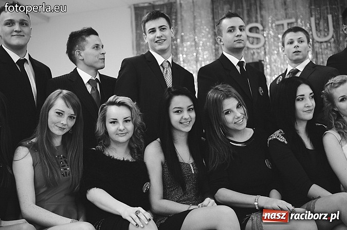 Zdjęcie w galerii na portalu naszraciborz.pl: Szampańska zabawa Ekonomika w Zakrzowie wiadomości z regionu