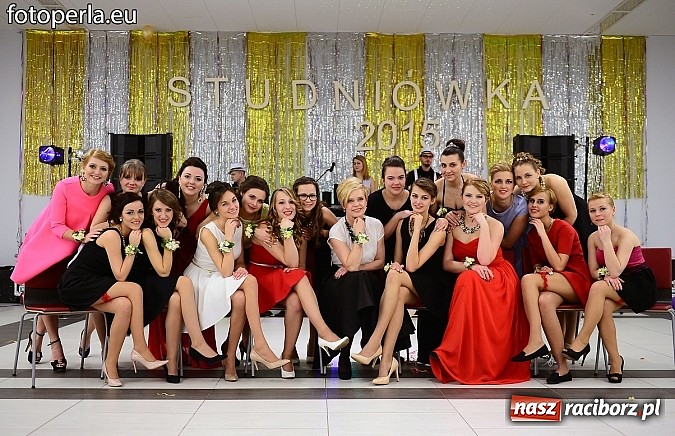 Zdjęcie w galerii na portalu naszraciborz.pl: Szampańska zabawa Ekonomika w Zakrzowie wiadomości z regionu