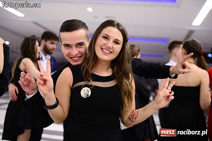 Zdjęcie w galerii na portalu naszraciborz.pl: Szampańska zabawa Ekonomika w Zakrzowie wiadomości z regionu