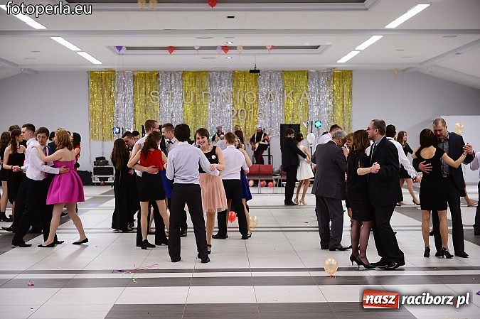 Zdjęcie w galerii na portalu naszraciborz.pl: Szampańska zabawa Ekonomika w Zakrzowie wiadomości z regionu