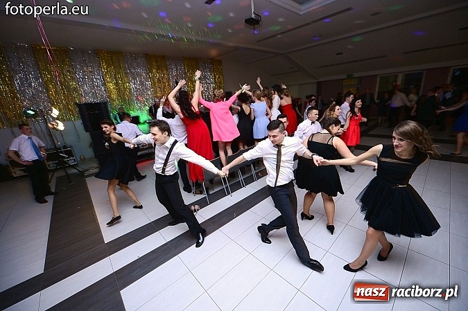 Zdjęcie w galerii na portalu naszraciborz.pl: Szampańska zabawa Ekonomika w Zakrzowie wiadomości z regionu