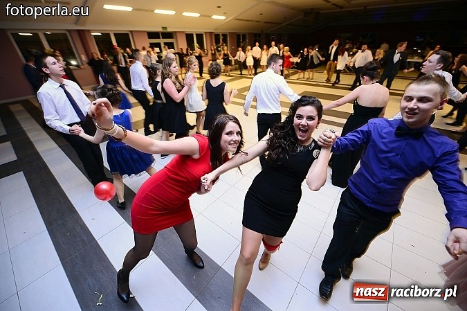 Zdjęcie w galerii na portalu naszraciborz.pl: Szampańska zabawa Ekonomika w Zakrzowie wiadomości z regionu