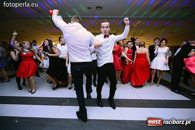 Zdjęcie w galerii na portalu naszraciborz.pl: Szampańska zabawa Ekonomika w Zakrzowie wiadomości z regionu