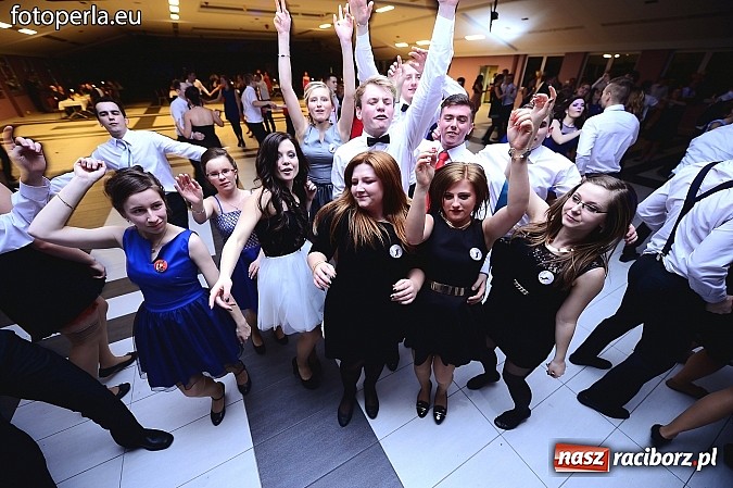 Zdjęcie w galerii na portalu naszraciborz.pl: Szampańska zabawa Ekonomika w Zakrzowie wiadomości z regionu