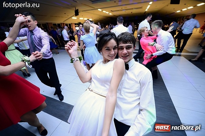 Zdjęcie w galerii na portalu naszraciborz.pl: Szampańska zabawa Ekonomika w Zakrzowie wiadomości z regionu