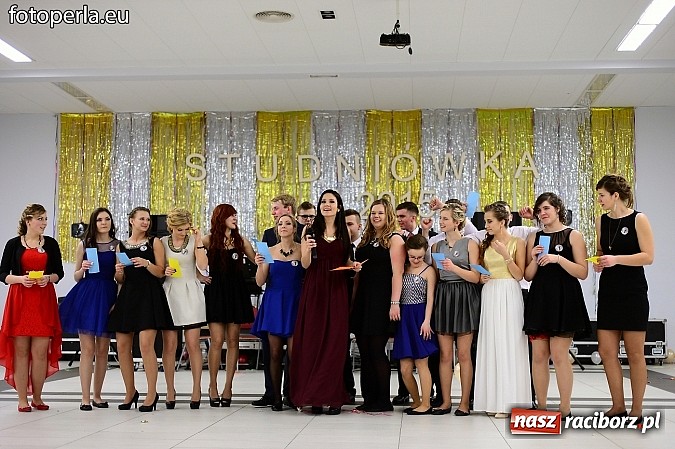 Zdjęcie w galerii na portalu naszraciborz.pl: Szampańska zabawa Ekonomika w Zakrzowie wiadomości z regionu