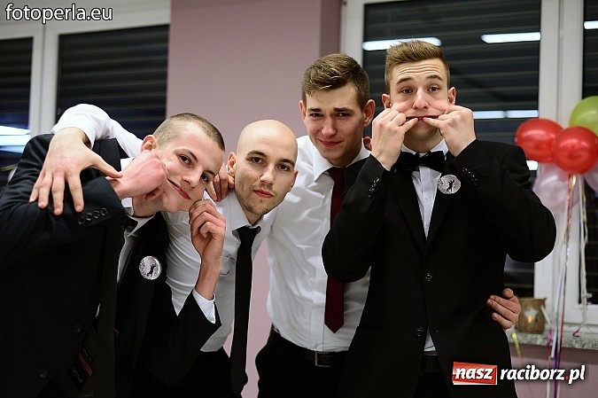 Zdjęcie w galerii na portalu naszraciborz.pl: Szampańska zabawa Ekonomika w Zakrzowie wiadomości z regionu