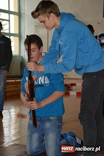 Zdjęcie w galerii na portalu naszraciborz.pl: Turniej strzelecki dla gimnazjalistów w Bieńkowicach wiadomości z regionu