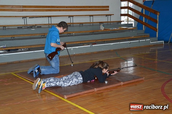 Zdjęcie w galerii na portalu naszraciborz.pl: Turniej strzelecki dla gimnazjalistów w Bieńkowicach wiadomości z regionu